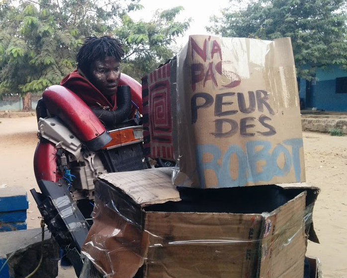 Precy Numbi Robot Kimbalambala Atelier à Kinshasa – Photo Marynet J(1)